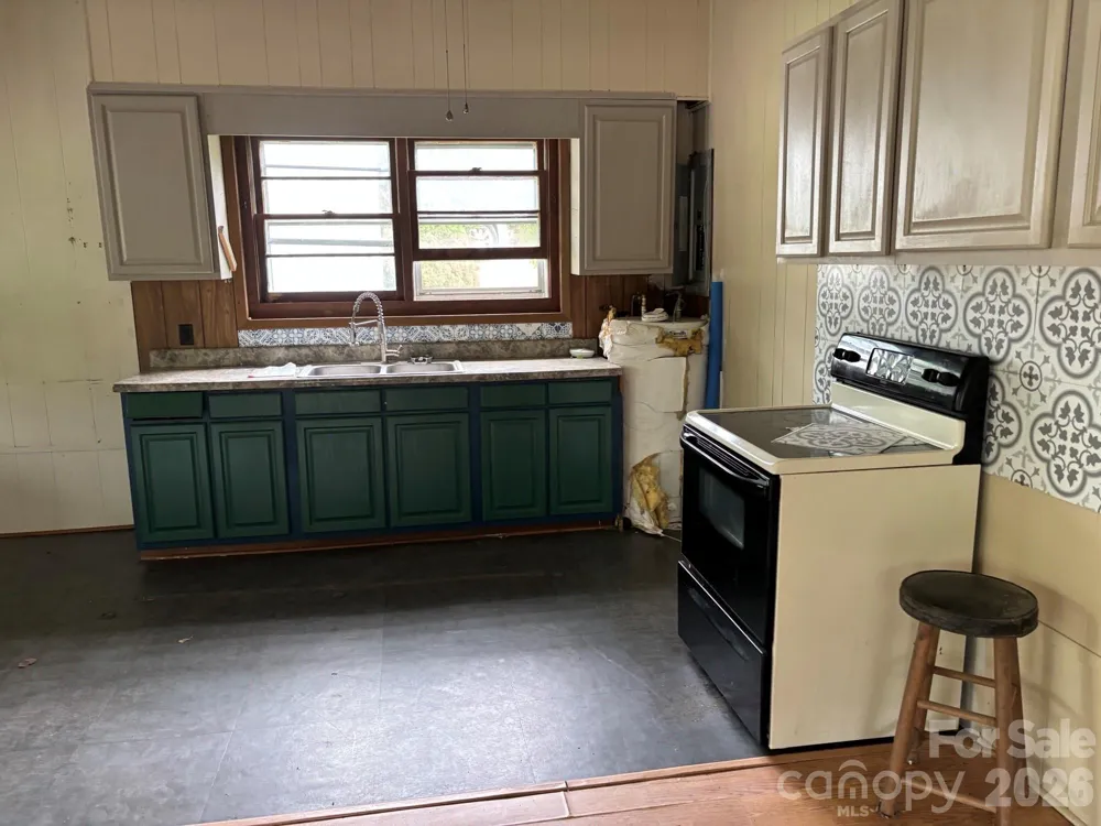 86 Jack Sullins Road Spruce Pine, NC 28777