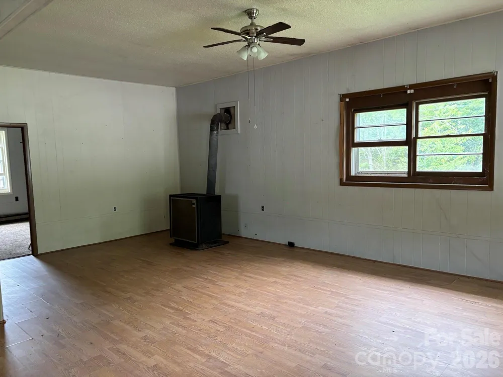 86 Jack Sullins Road Spruce Pine, NC 28777