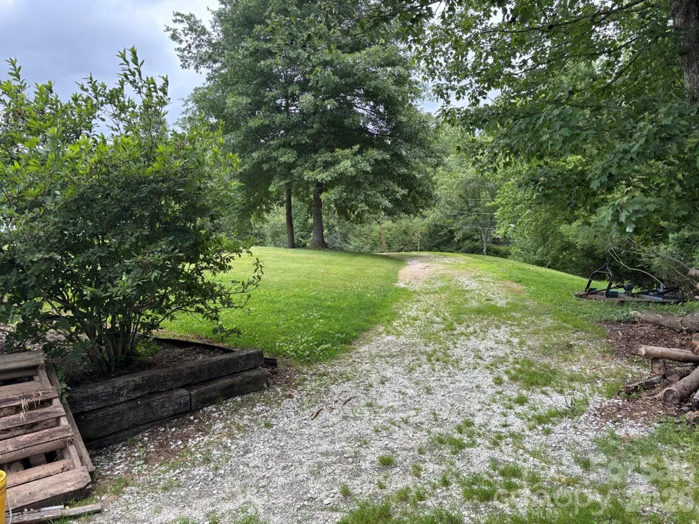 86 Jack Sullins Road Spruce Pine, NC 28777