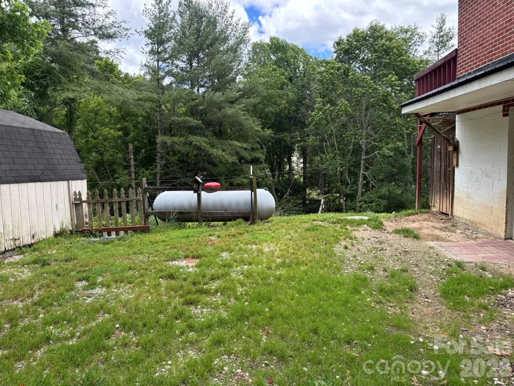 86 Jack Sullins Road Spruce Pine, NC 28777