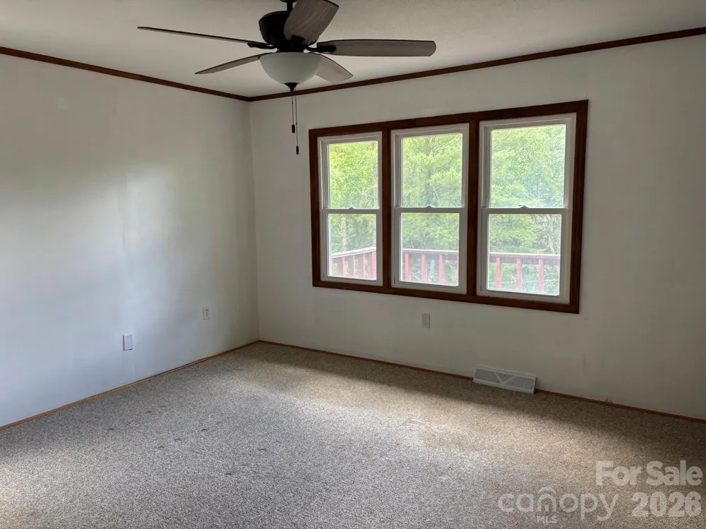 86 Jack Sullins Road Spruce Pine, NC 28777