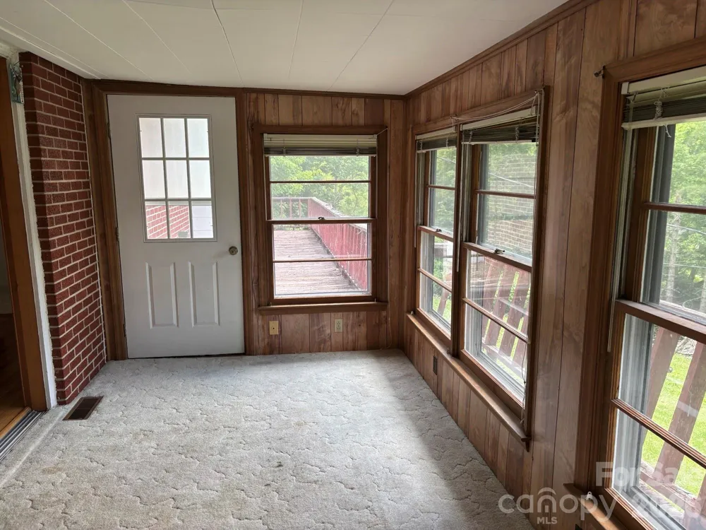 86 Jack Sullins Road Spruce Pine, NC 28777