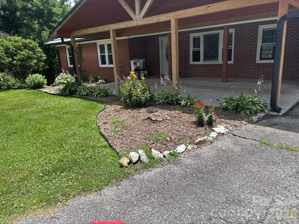 86 Jack Sullins Road Spruce Pine, NC 28777