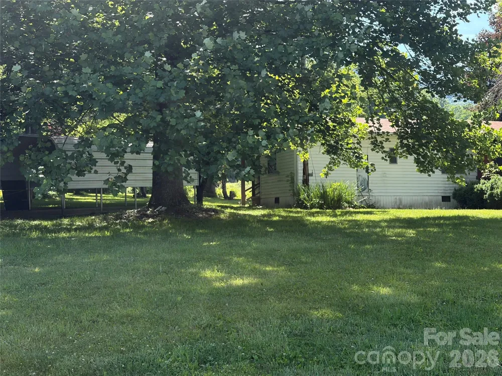 42 Country Meadows Road Burnsville, NC 28714
