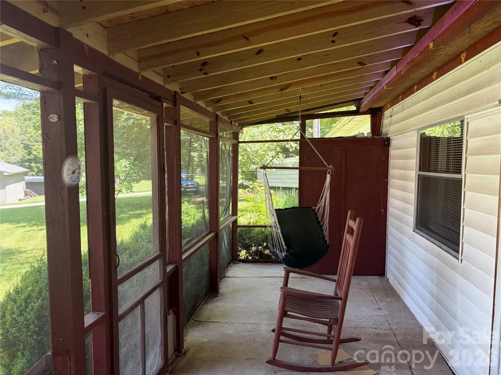 42 Country Meadows Road Burnsville, NC 28714