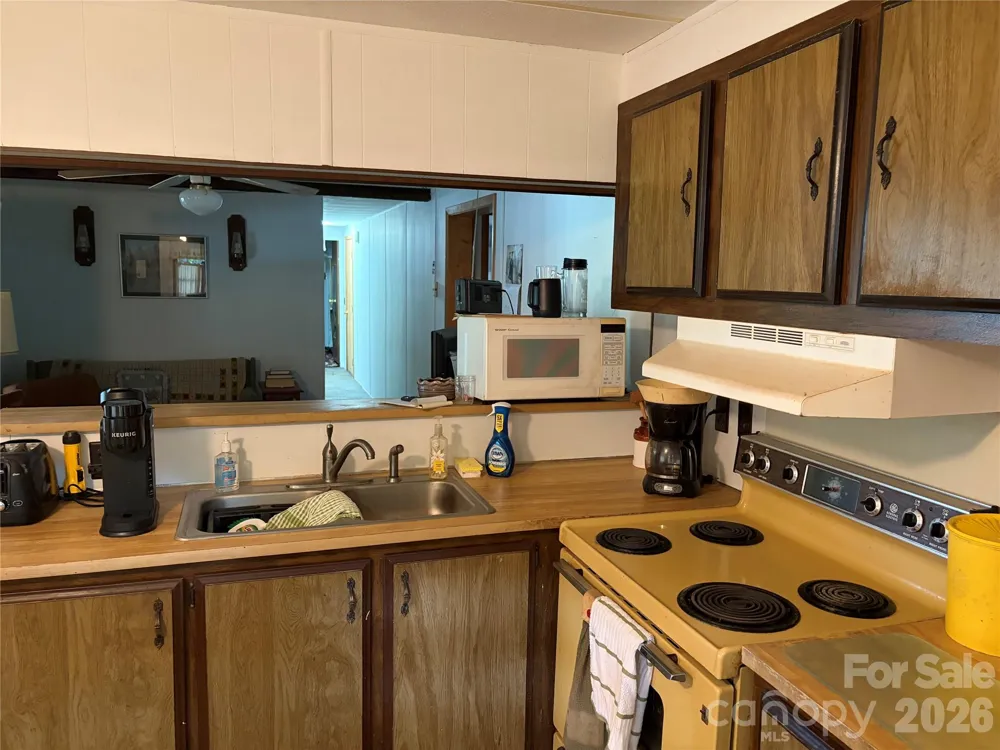 42 Country Meadows Road Burnsville, NC 28714