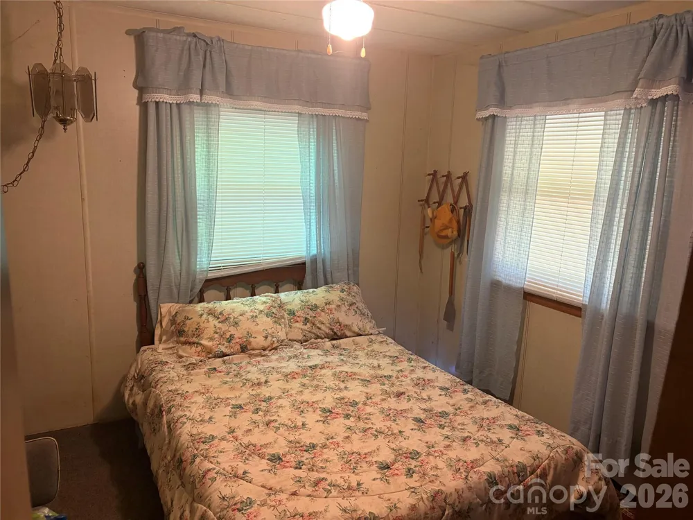 42 Country Meadows Road Burnsville, NC 28714