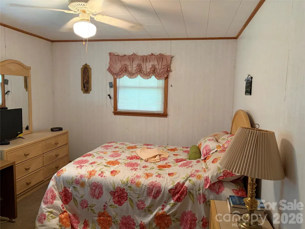 42 Country Meadows Road Burnsville, NC 28714