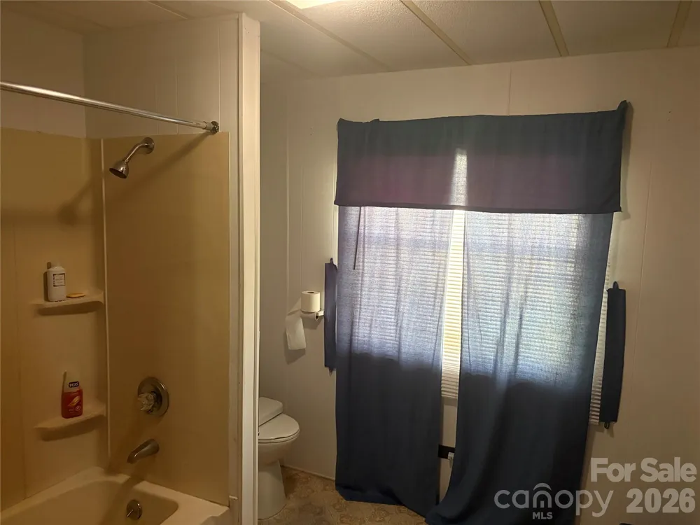 42 Country Meadows Road Burnsville, NC 28714