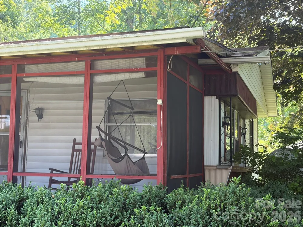 42 Country Meadows Road Burnsville, NC 28714
