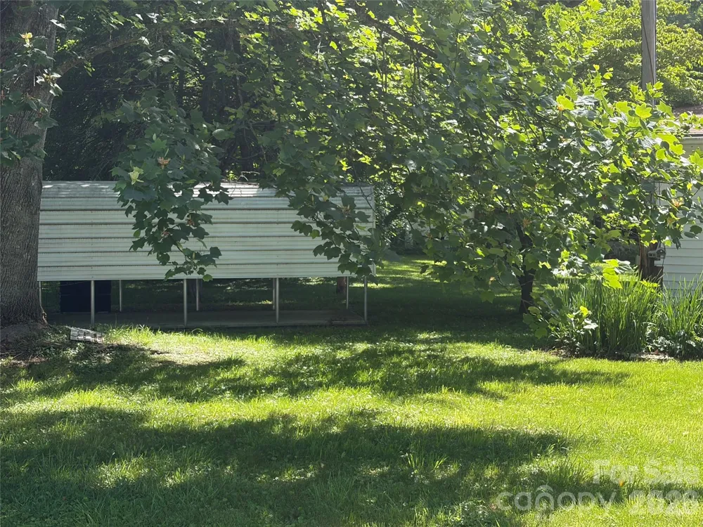 42 Country Meadows Road Burnsville, NC 28714