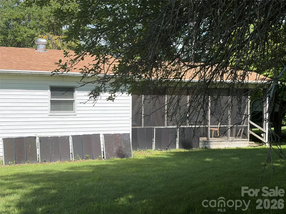 42 Country Meadows Road Burnsville, NC 28714