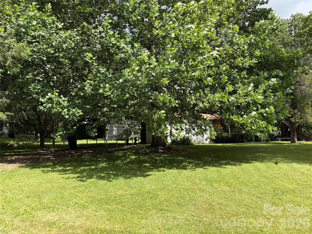 42 Country Meadows Road Burnsville, NC 28714