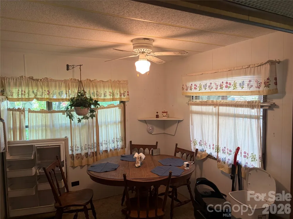 42 Country Meadows Road Burnsville, NC 28714