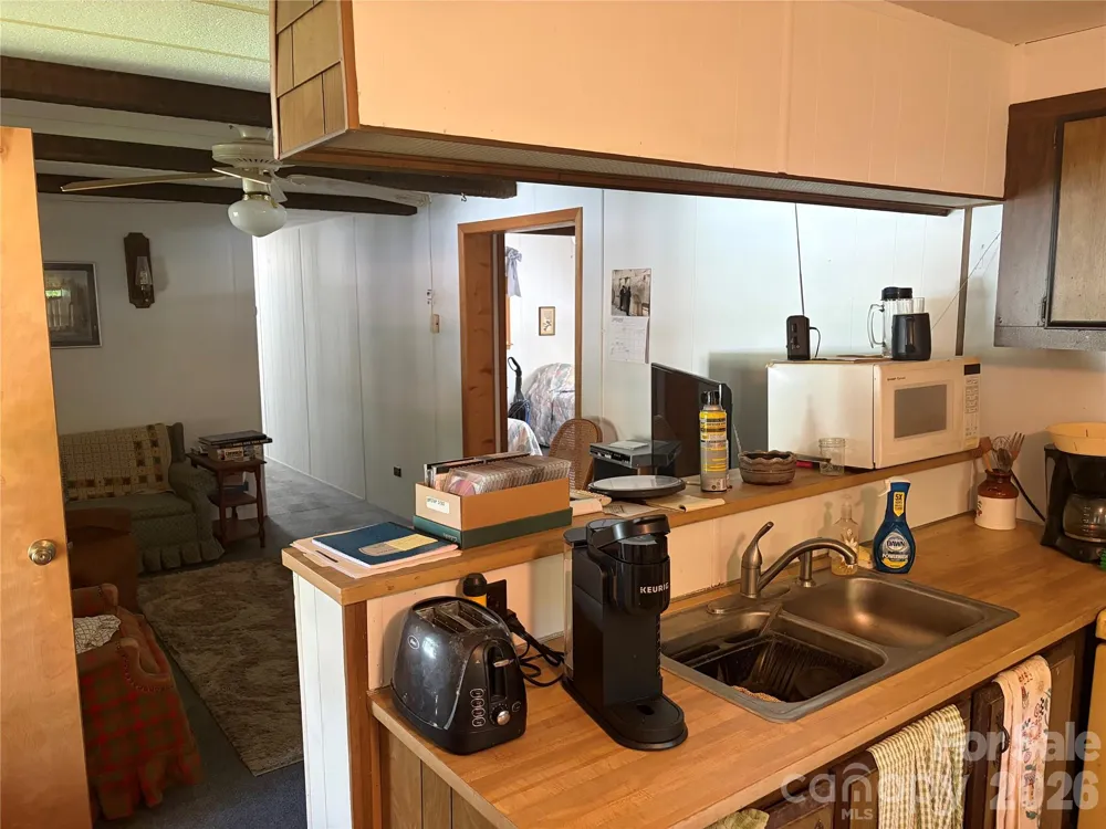 42 Country Meadows Road Burnsville, NC 28714