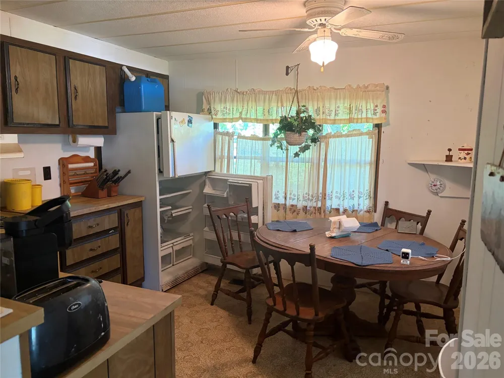 42 Country Meadows Road Burnsville, NC 28714