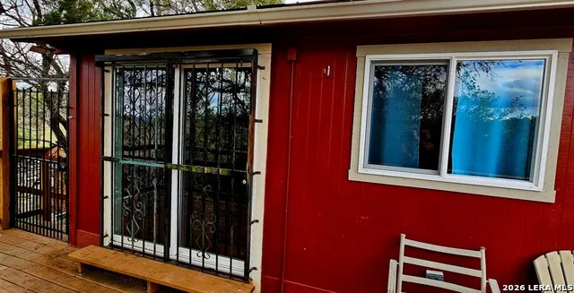 158 MOUNTAIN SPUR DR Lakehills, TX 78063