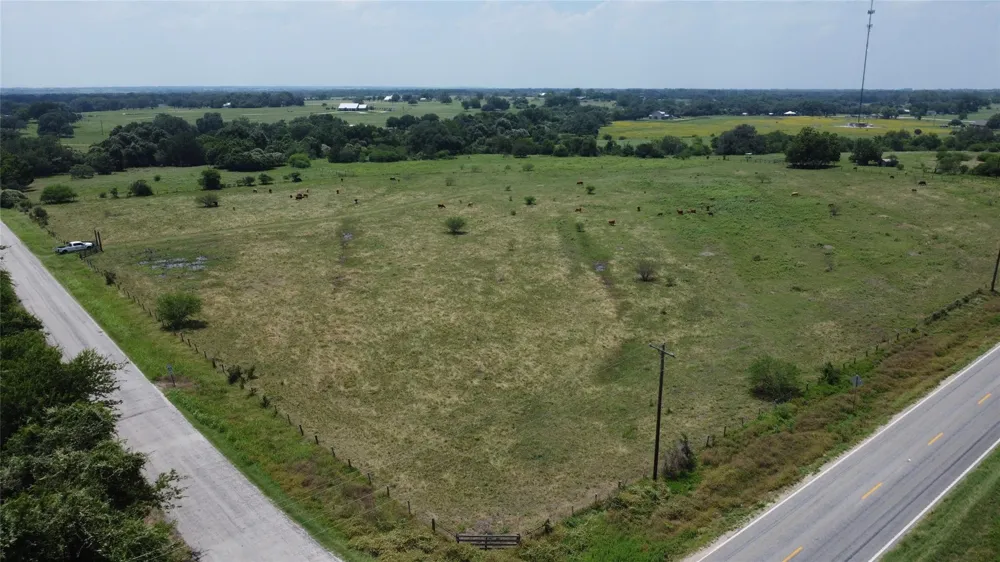 Fm 957 Hallettsville, TX 77964