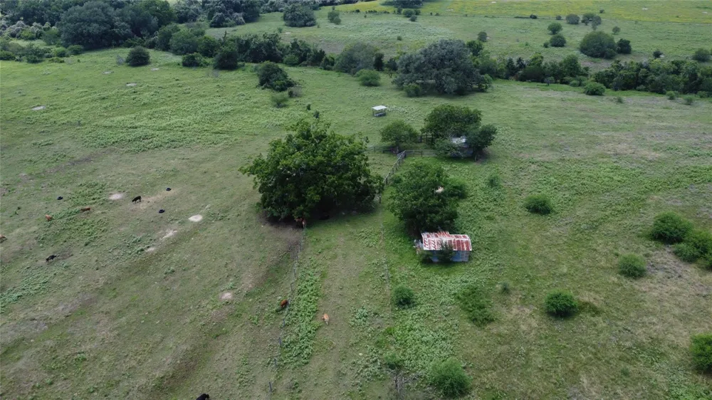 Fm 957 Hallettsville, TX 77964