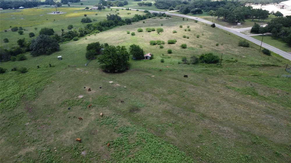 Fm 957 Hallettsville, TX 77964