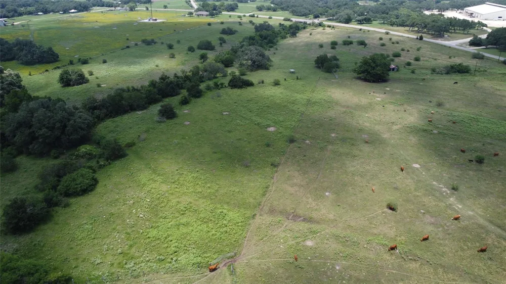 Fm 957 Hallettsville, TX 77964