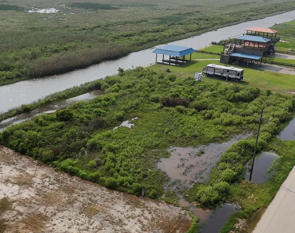 1255 Van Sant Gilchrist, TX 77617