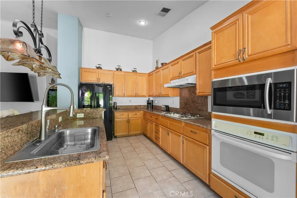 40621 Terraza Palm Desert, CA 92260