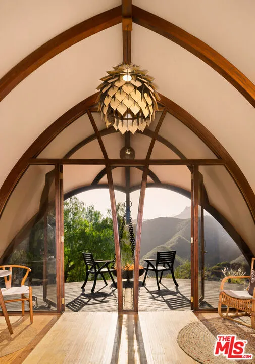 34550 Mulholland Highway Malibu, CA 90265