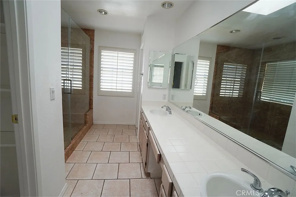 14925 Laurelgrove Circle Irvine, CA 92604