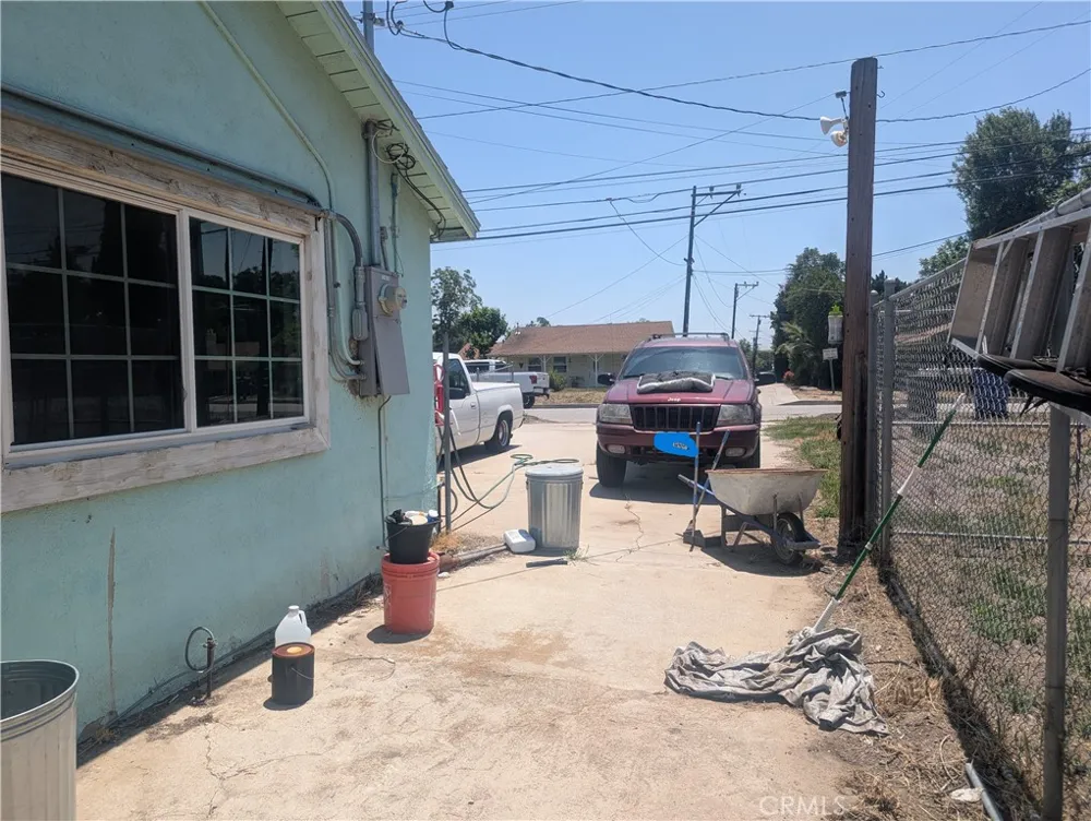 32260 Avenue E Yucaipa, CA 92399