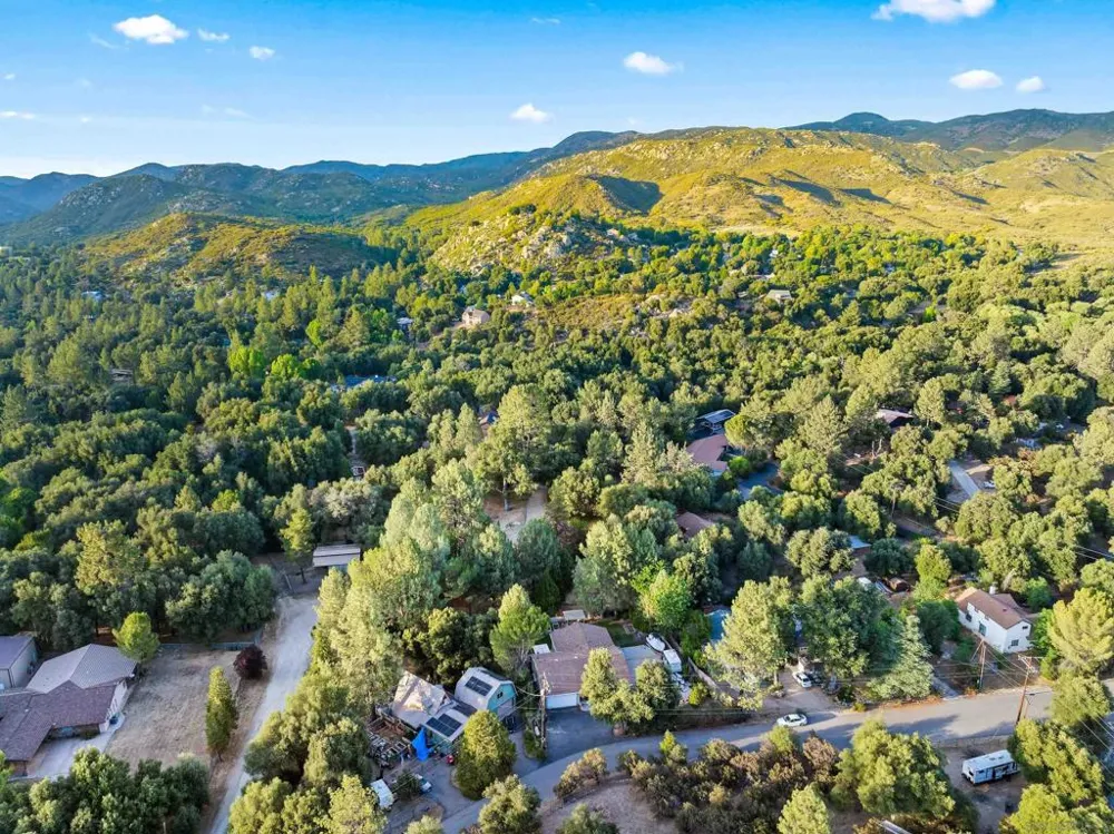 28960 Cedar Lane Pine Valley, CA 91962