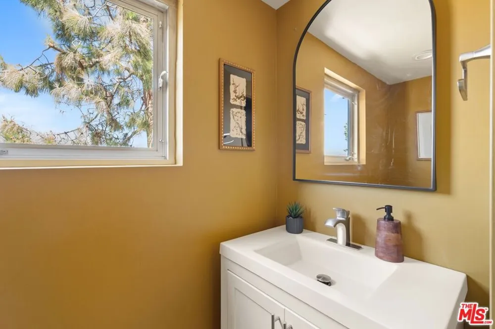 650 Pacific Street #8 Santa Monica, CA 90405