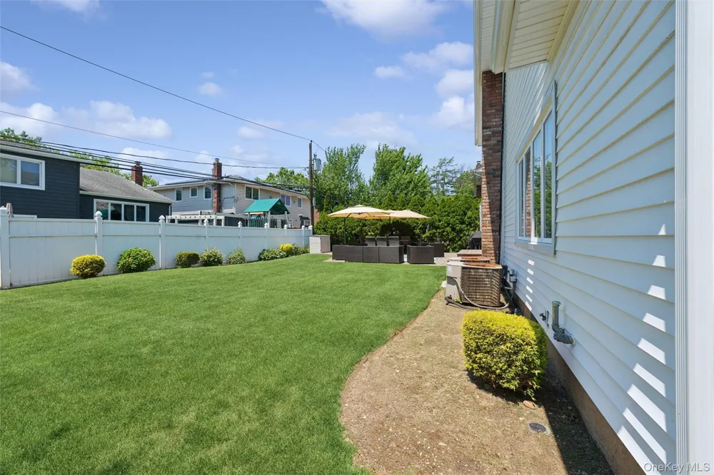 44 Gale Drive North Woodmere, NY 11581
