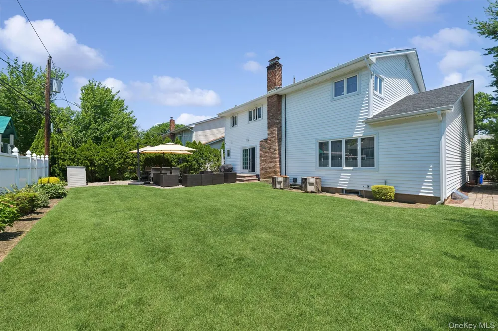 44 Gale Drive North Woodmere, NY 11581