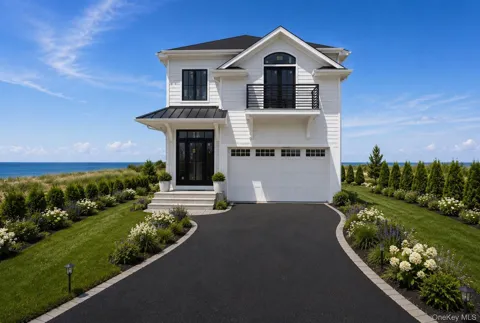 33A Bayville Avenue