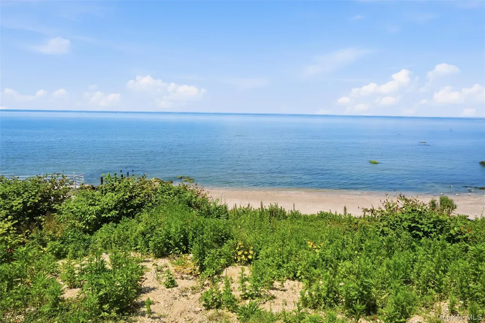 33A Bayville Avenue Bayville, NY 11709