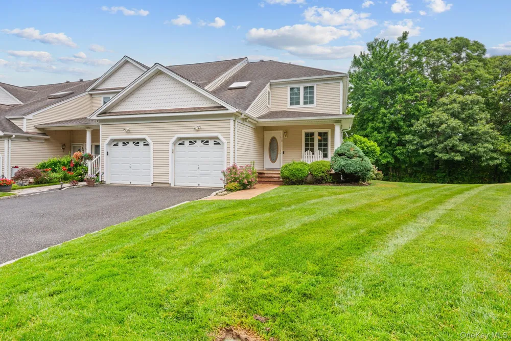 16 Lindbergh Circle Huntington, NY 11743