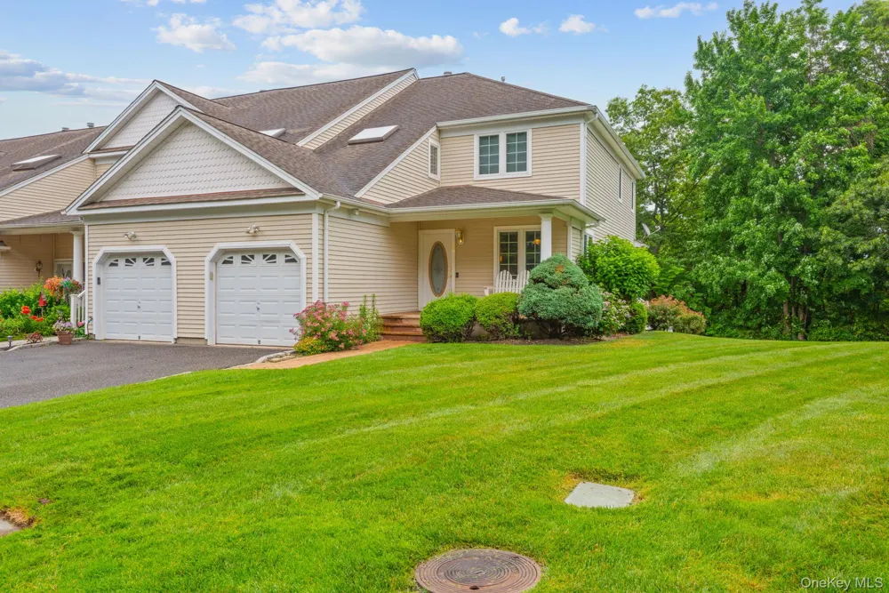 16 Lindbergh Circle Huntington, NY 11743