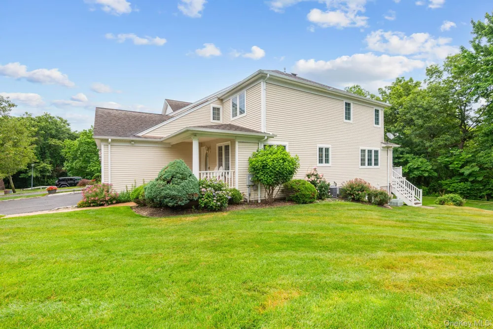 16 Lindbergh Circle Huntington, NY 11743