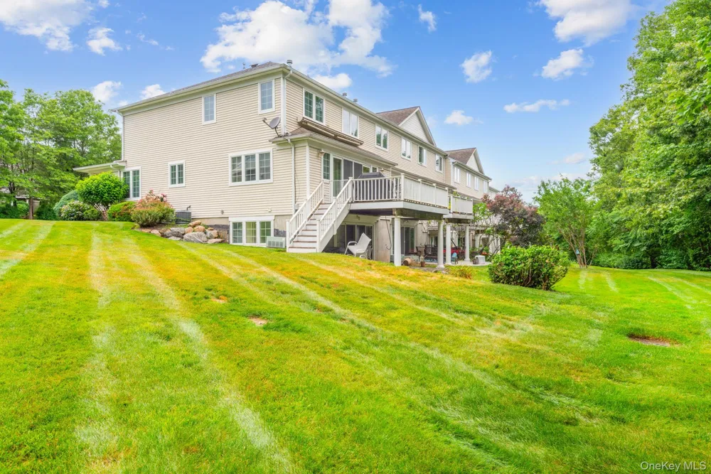 16 Lindbergh Circle Huntington, NY 11743
