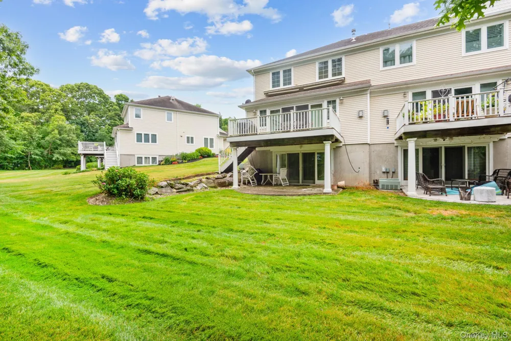 16 Lindbergh Circle Huntington, NY 11743