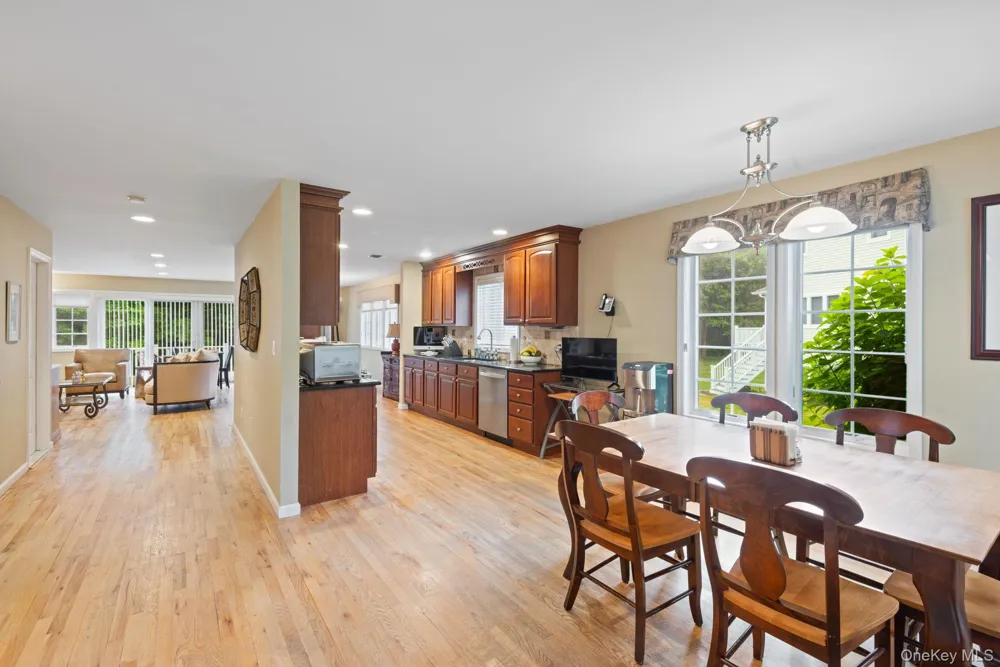 16 Lindbergh Circle Huntington, NY 11743