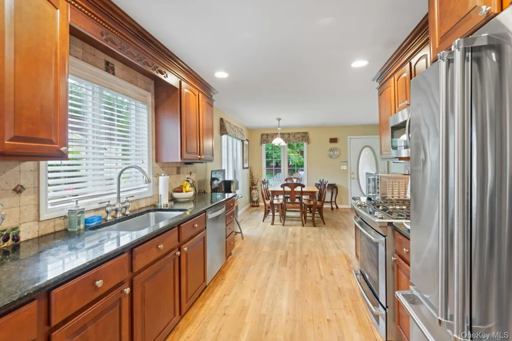 16 Lindbergh Circle Huntington, NY 11743