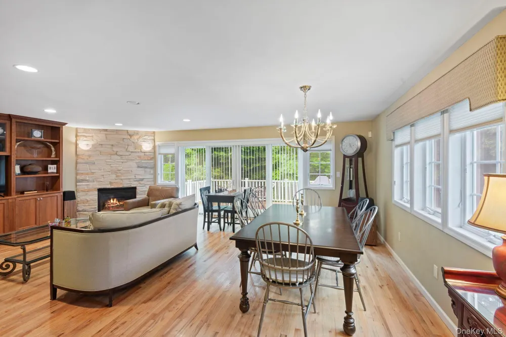16 Lindbergh Circle Huntington, NY 11743