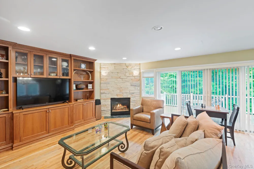 16 Lindbergh Circle Huntington, NY 11743