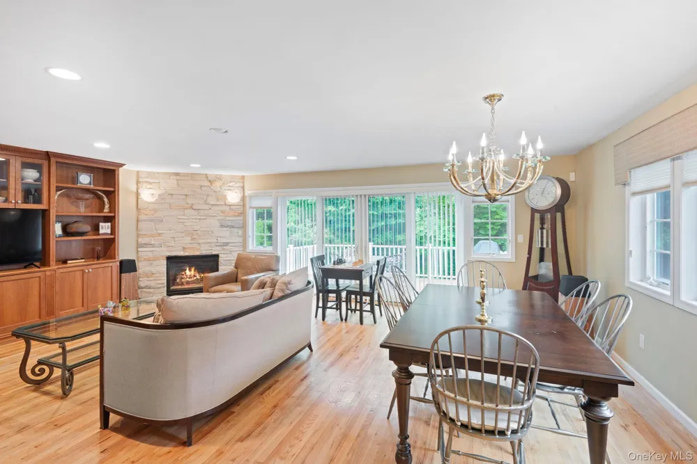16 Lindbergh Circle Huntington, NY 11743