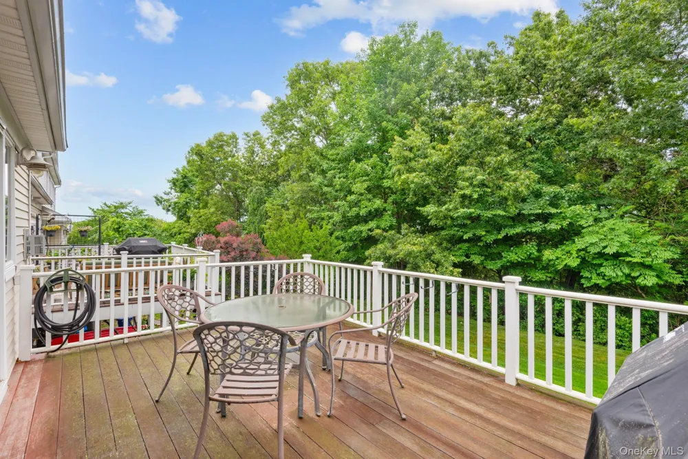 16 Lindbergh Circle Huntington, NY 11743