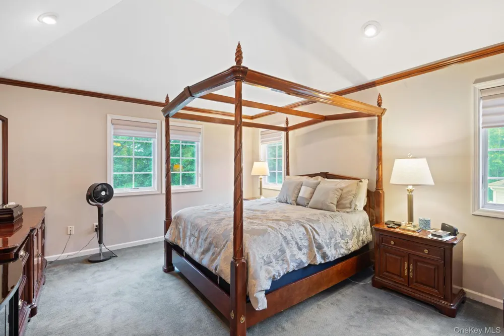16 Lindbergh Circle Huntington, NY 11743