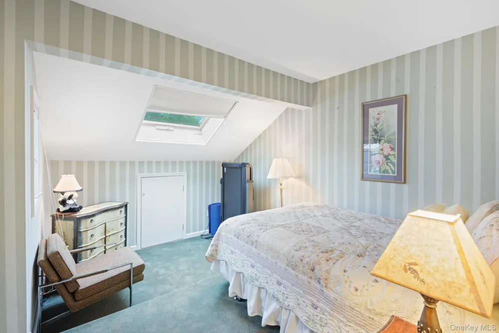 16 Lindbergh Circle Huntington, NY 11743