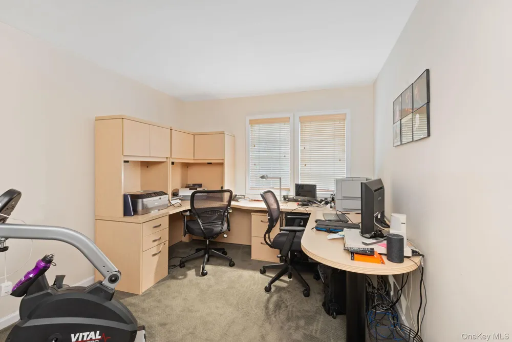 16 Lindbergh Circle Huntington, NY 11743